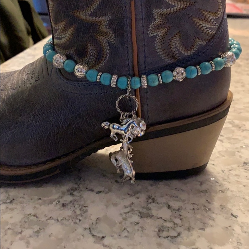 Boot Charm turquoise with 2 horses & Crystal ball